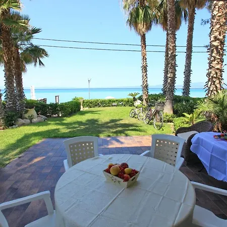 Mare Blu - Beachfront, Panoramic View, Garden Villa *