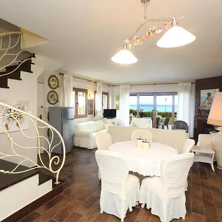 Mare Blu - Beachfront, Panoramic View, Garden *