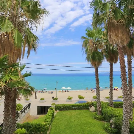 Villa Mare Blu - Beachfront, Panoramic View, Garden Pefkochori